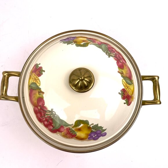 VTG MarketSquare Hudson’s Bay 2.4L Enamel Casserole with Brass Handles Taiwan - Picture 5 of 12